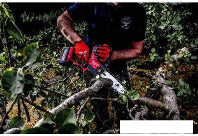 Аккумуляторная пила Milwaukee M18 FHS20-552 4933480118 (с 2-мя АКБ)