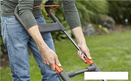 Колёсная газонокосилка Gardena PowerMax 1600/37