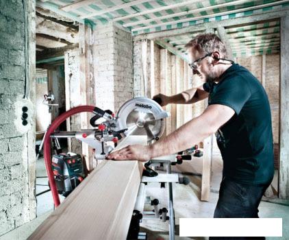 Торцовочная Metabo KGS 305 M