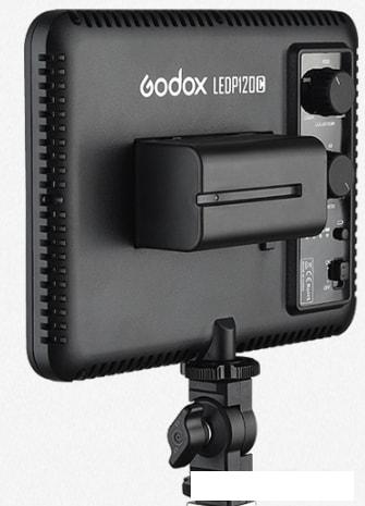 Лампа Godox LEDP120C накамерный
