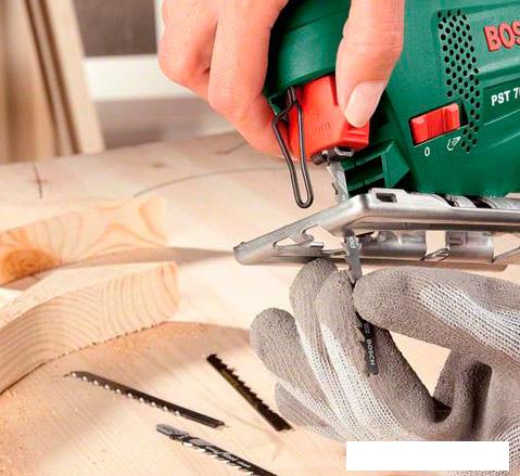 Электролобзик Bosch PST 750 PE (06033A0520)