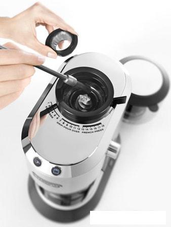 Кофемолка DeLonghi Dedica KG 520.M