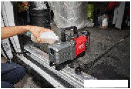 Самовсасывающий насос Milwaukee M18 FVP5-0 5CFM 4933492853 (без АКБ)