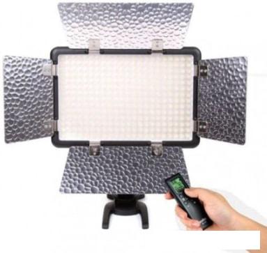 Лампа Godox LED308C II накамерный