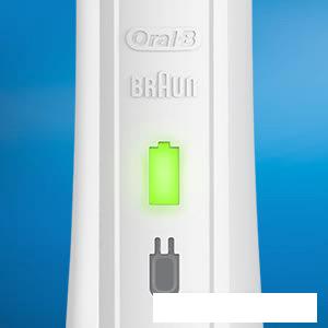 Электрическая зубная щетка Oral-B Pro 1 750 Cross Action D16.513.1UX (черный)