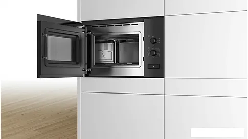 Микроволновая печь Bosch BFL550MB0