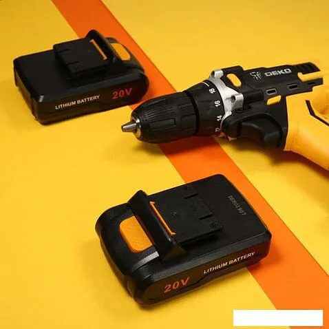 Дрель-шуруповерт Deko DKCD20FU-Li SET 195 063-4135 (с 2-мя АКБ, кейс, набор оснастки)