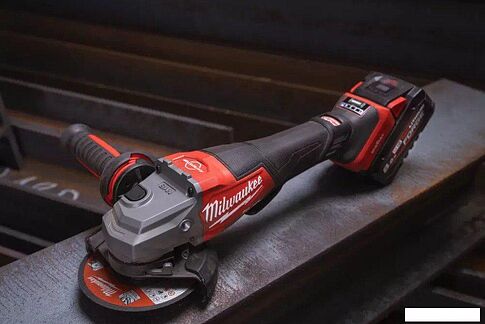 Угловая шлифмашина Milwaukee M18 FHSAGO125VXPDB2-802X 4933493420 (с 2-мя АКБ, кейс)