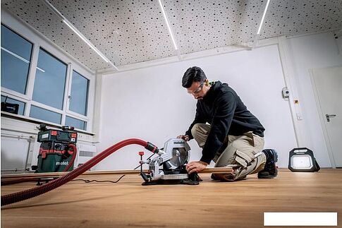 Дисковая (циркулярная) пила Metabo KS 216 M 610216000