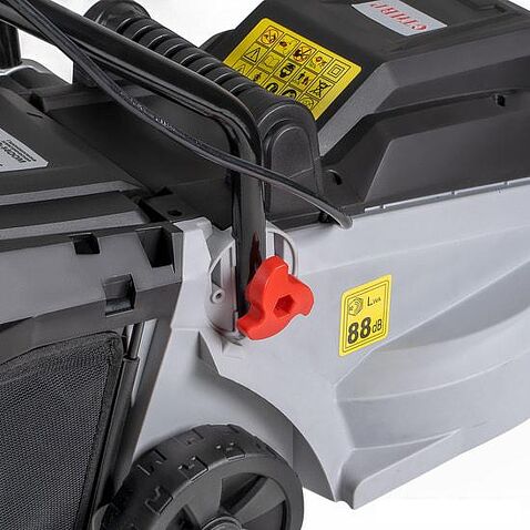 Колёсная газонокосилка Ставр ГКЭ-1400М