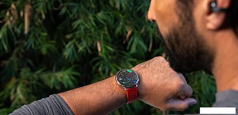 Умные часы Amazfit Active 2 (серебристый, с оранжевым силиконовым ремешком)
