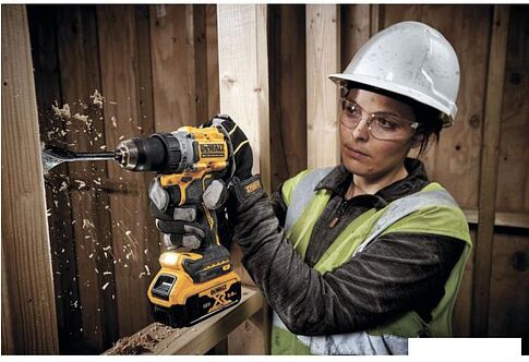 Дрель-шуруповерт DeWalt DCD800NT (без АКБ, кейс)