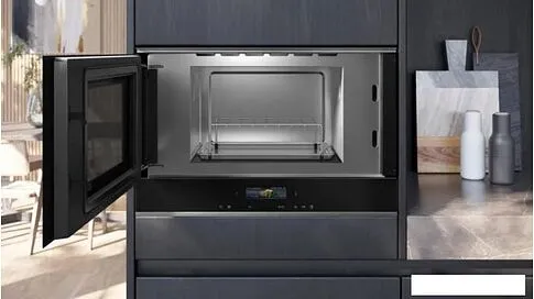 Микроволновая печь Siemens iQ700 BE732L1B1