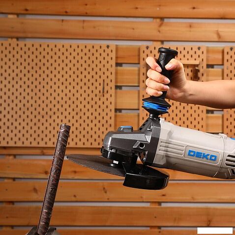 Угловая шлифмашина Deko AGDK-2600W PRO 084-1083