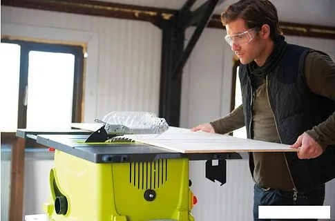 Дисковая пила Ryobi RTS1800ES-G