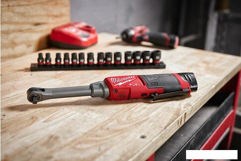 Трещотка Milwaukee M12 FUEL M12FHIR38LR-0 4933480791 (без АКБ)