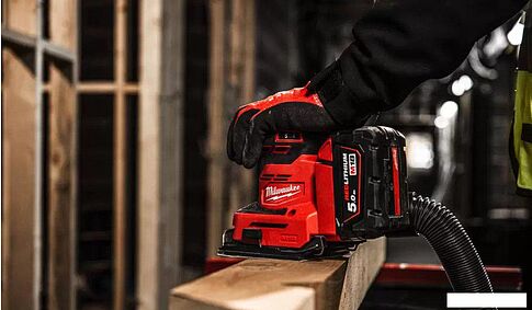 Виброшлифмашина Milwaukee M18 BQSS-502B 4933479967 (с 2-мя АКБ, сумка)