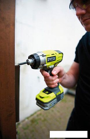 Шуруповерт Ryobi RID1801M
