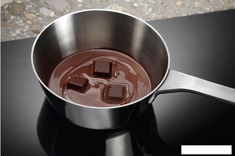 Варочная панель Electrolux EIP8146