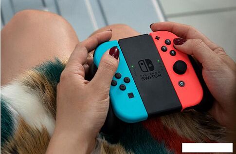 Игровая приставка Nintendo Switch 2019 (с неоновыми Joy-Con)