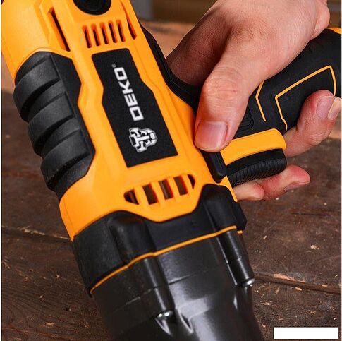 Гайковерт Deko DKIW1200 085-1125 (кейс)