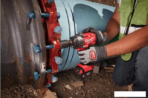 Гайковерт Milwaukee M18 FUEL M18FHIW2P12-0X 4933492785 (без АКБ, кейс)