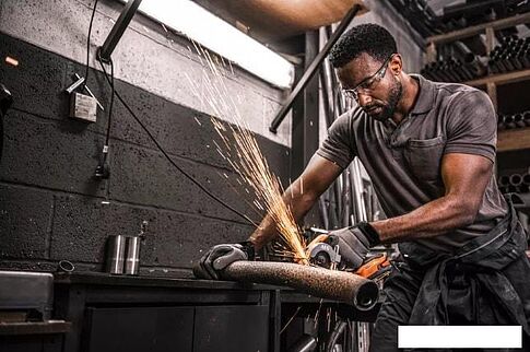 Угловая шлифмашина AEG Powertools BMMS 18SBL-0 4935472280 (без АКБ)