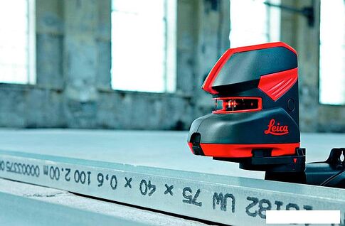 Лазерный нивелир Leica Lino L2+