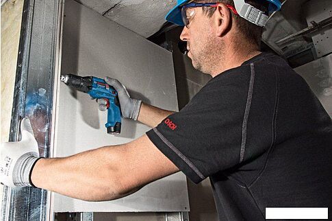 Шуруповерт Bosch GTB 12V-11 Professional (два аккумулятора)