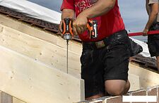 Дрель-шуруповерт AEG BS 18 C2X LI-202C Дрель-шуруповерт AEG BS 18 C2X LI-202C