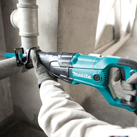 Сабельная пила Makita JR3061T