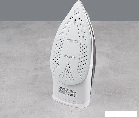 Утюг Scarlett SC-SI30K40