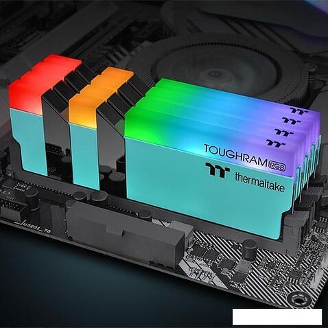 Оперативная память Thermaltake ToughRam RGB 2x8ГБ DDR4 3600 МГц RG27D408GX2-3600C18A