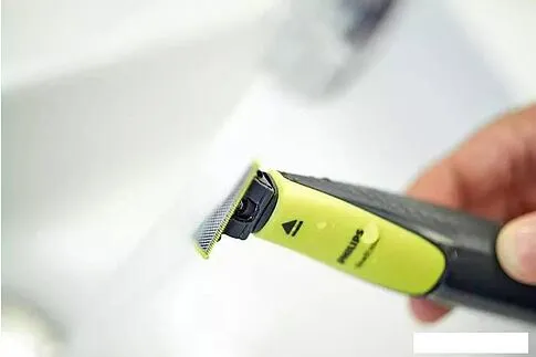 Триммер для бороды и усов Philips OneBlade QP2510/15