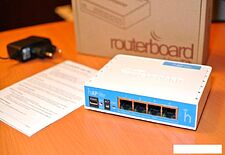 Беспроводной маршрутизатор Mikrotik hAP lite (RB941-2nD) Беспроводной маршрутизатор Mikrotik hAP lite (RB941-2nD)