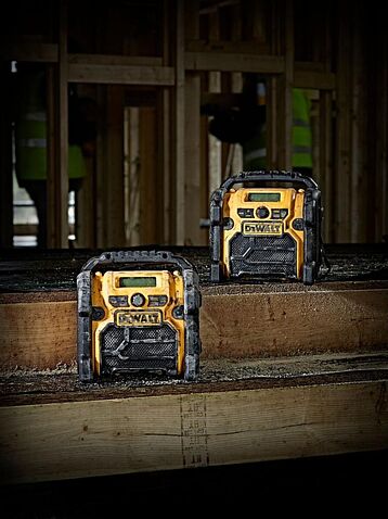 Радиоприемник DeWalt DCR020
