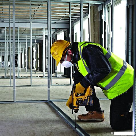 Перфоратор DeWalt DCH253M2