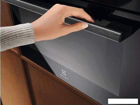 Микроволновая печь Electrolux MealAssist 700 LVM8E08Z