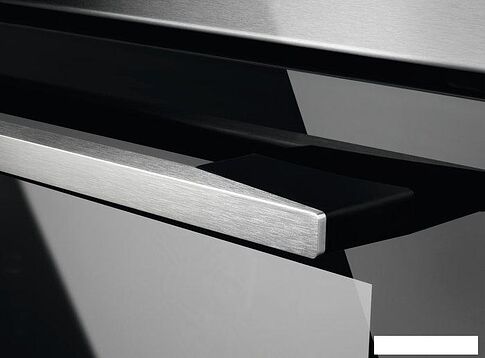 Электрический духовой шкаф Electrolux KOFGH70TX