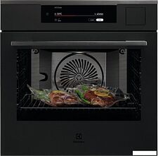 Электрический духовой шкаф Electrolux 900 ProAssist SteamPro KOAAS3ST