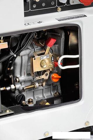 Дизельный генератор Hyundai DHY 8000SE-3