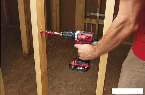 Дрель-шуруповерт Milwaukee M18 BPD-202C [4933443515]