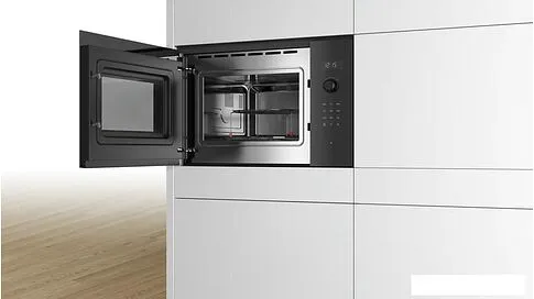 Микроволновая печь Bosch Serie 6 BEL554MB0