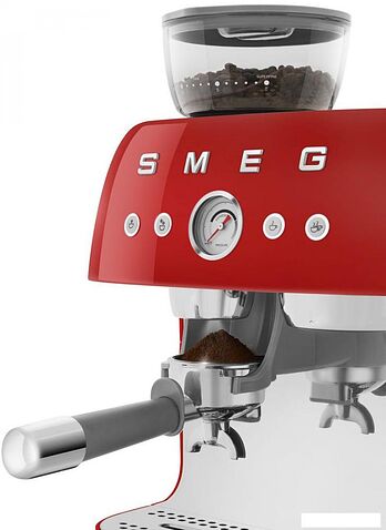 Рожковая помповая кофеварка Smeg EGF03RDEU