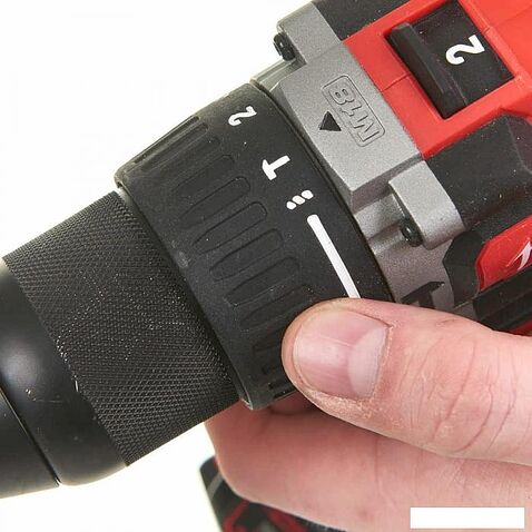 Ударная дрель-шуруповерт Milwaukee M18 M18CBLPD-422C 4933472116 (с 2-мя АКБ 4 Ач + 2 Ач, кейс)