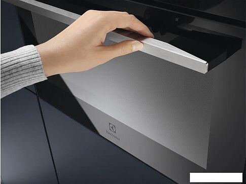 Микроволновая печь Electrolux KVMBE08X