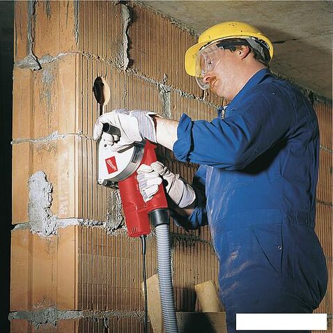 Штроборез Milwaukee WCE 30 [4933383855]