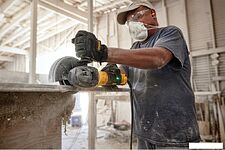 Угловая шлифмашина DeWalt DWE4369