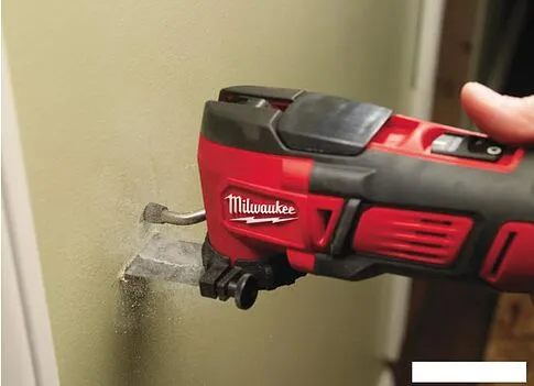 Мультифункциональная шлифмашина Milwaukee M18 BMT-0 [4933446203]