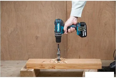 Дрель-шуруповерт Makita DHP482Z